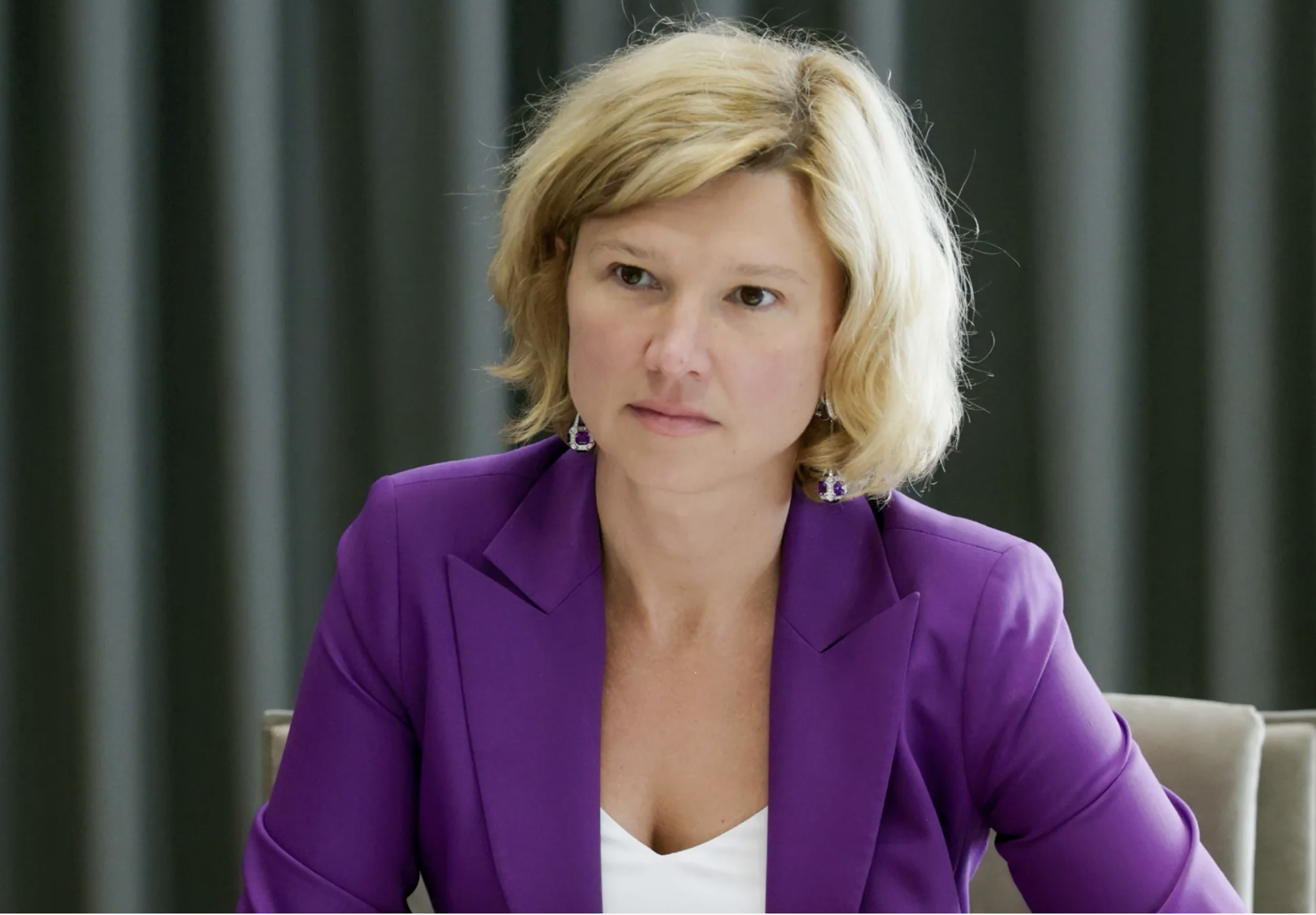 Read more about the article Оксана Николаевна Лут — от банковской сферы до Минсельхоза России